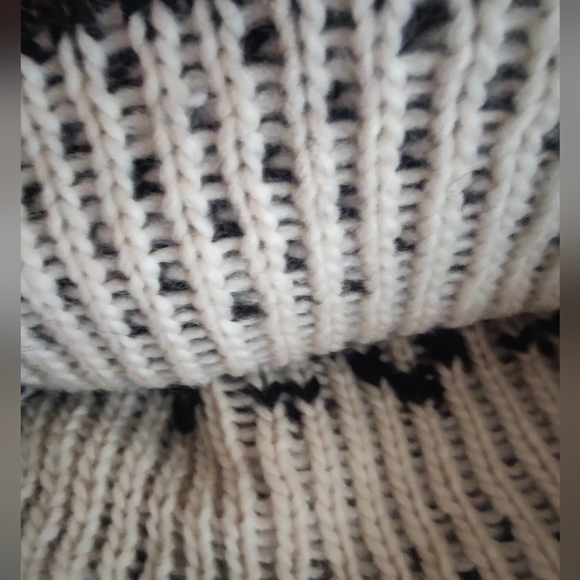 Chaos Black and White Wool Beenie - Picture 2 of 4